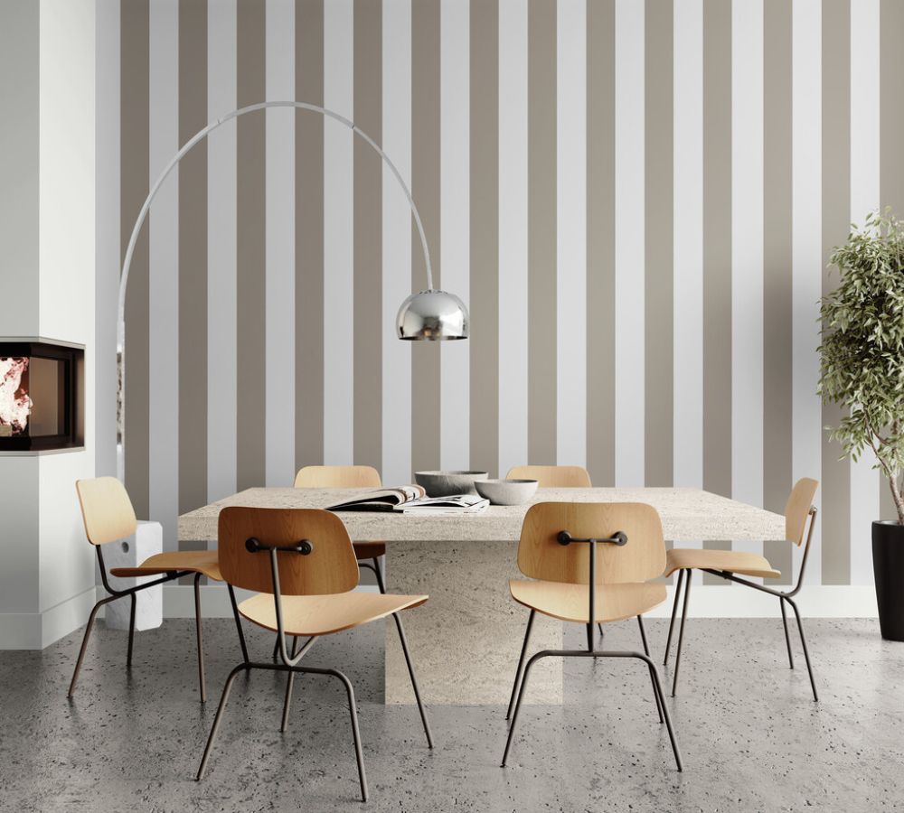 Papier peint a rayure taupe et blanc décoration murale