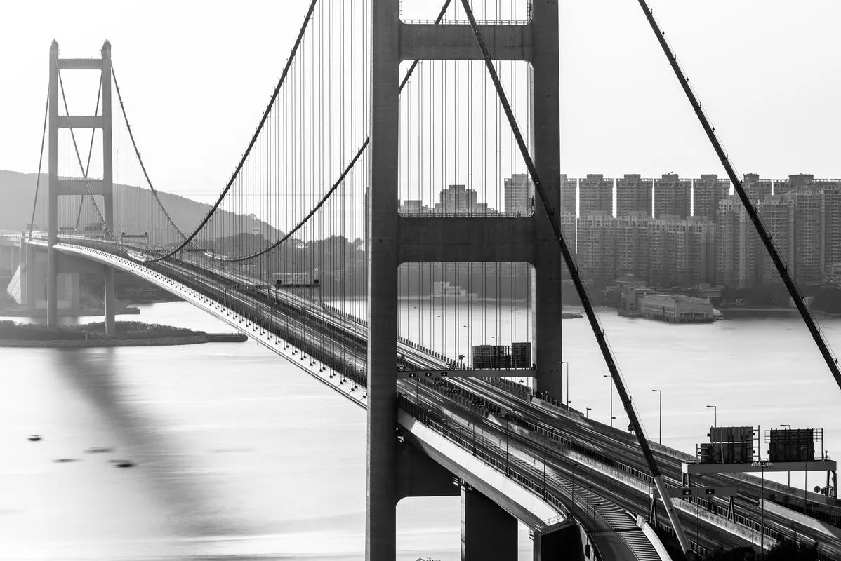 Papier peint pont et buildings noir et blanc