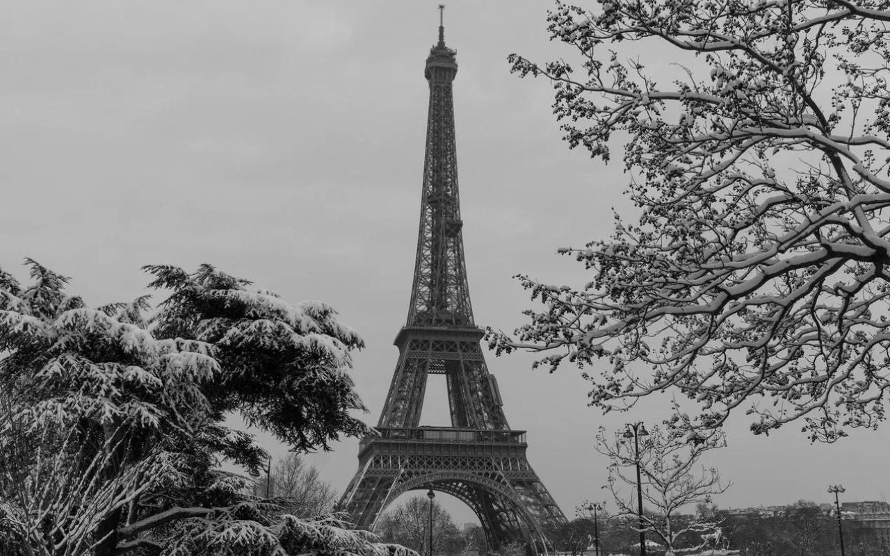 Papier peint panoramique noir et blanc tour eiffel