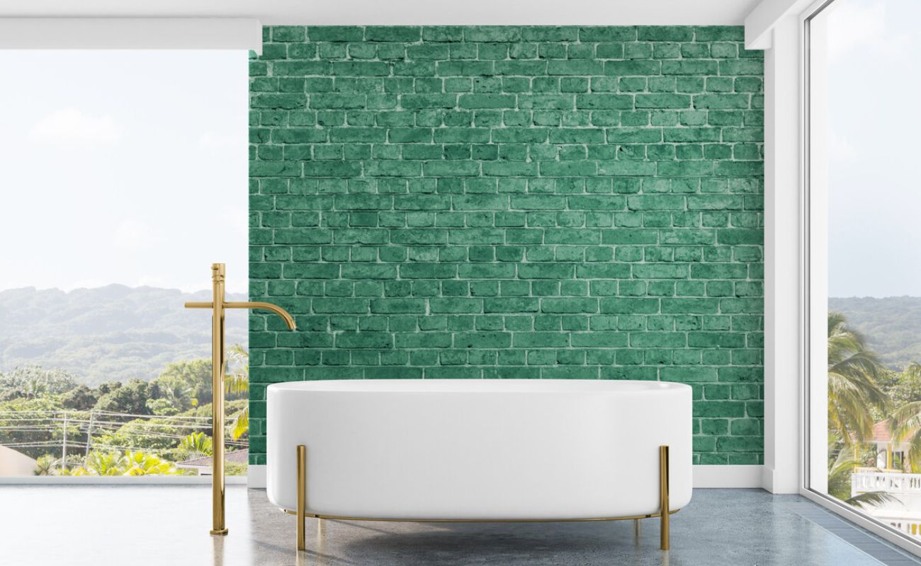 Papier peint effet brique verte salle de bain