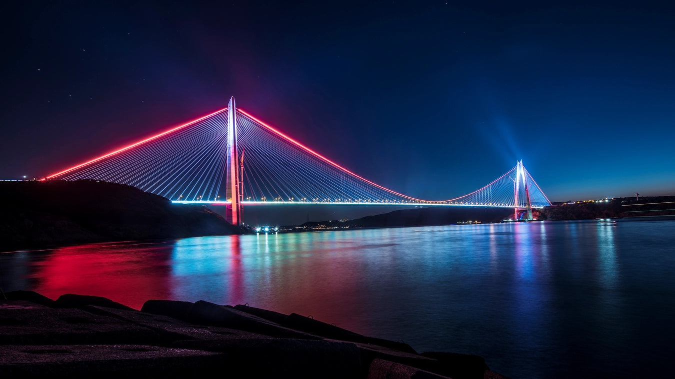 Papier peint pont illuminé de nuit